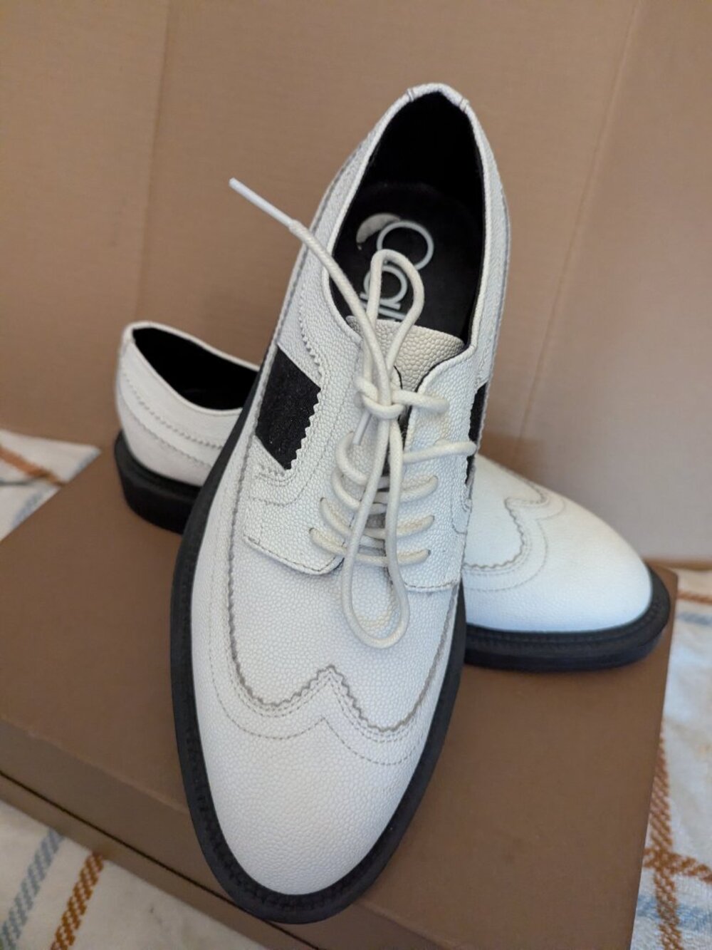 Calvin Klein "Carper" Grain Leather Wingtip Derby Shoes 9.5